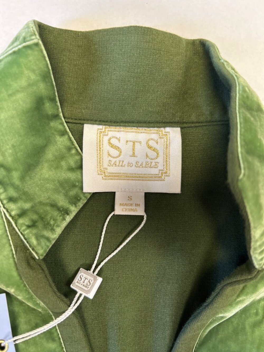 STS SAIL TO SABLE Velvet Border Tunic Top Green Size Small NWT - Picture 5 of 6